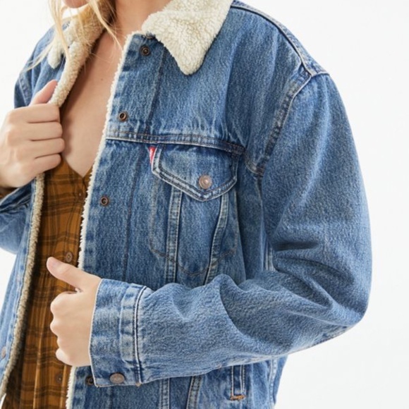 Levi's Original Sherpa Trucker Denim Jean Jacket/ Size: Medium/ Colour: Indigo - Picture 1 of 5